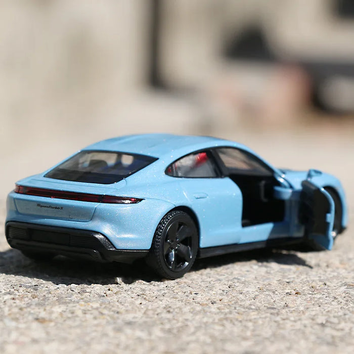 1/36 Porsche Taycan